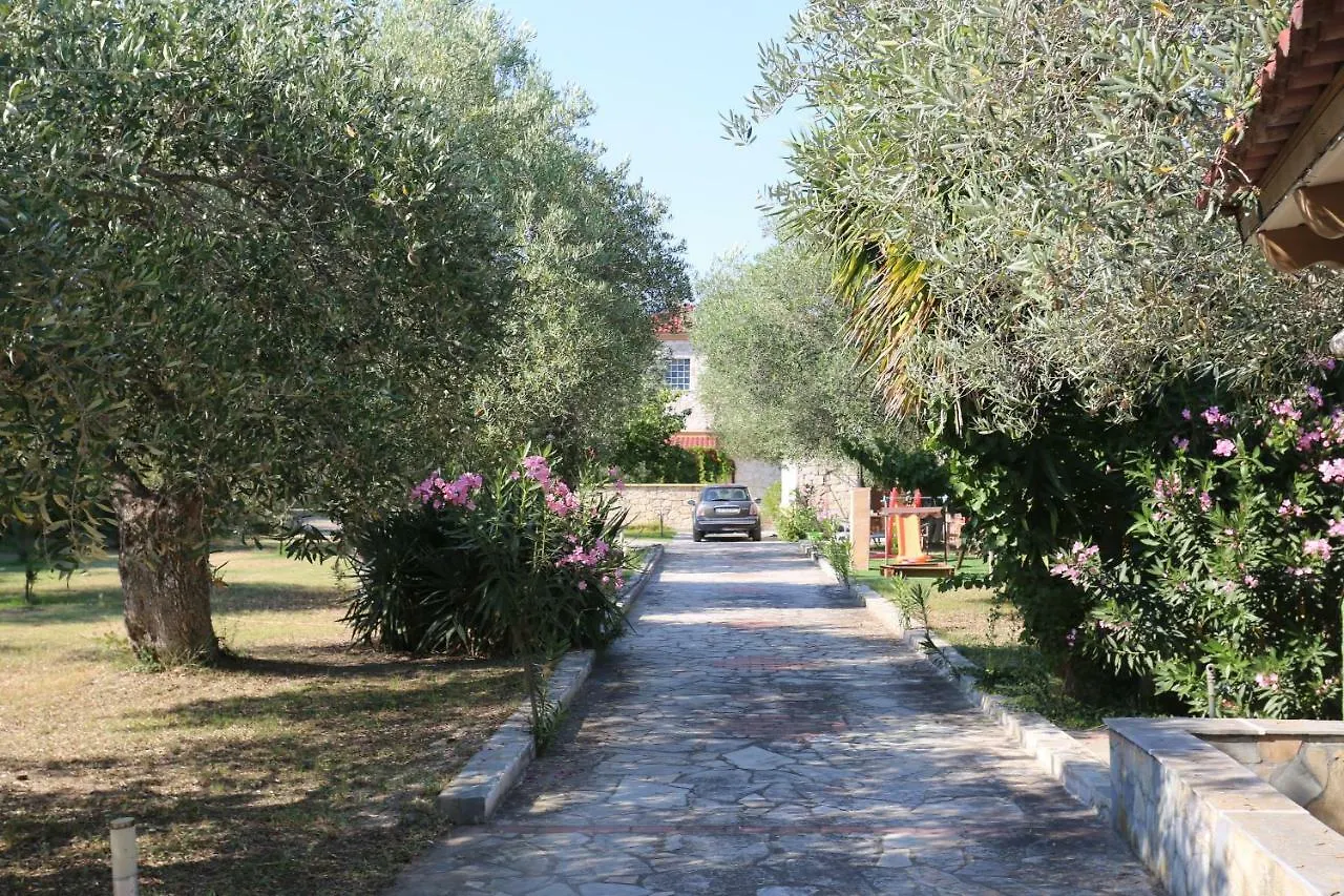 Villa Argo 1 - Beachfront, Big Gardens, Location! Pefkochori