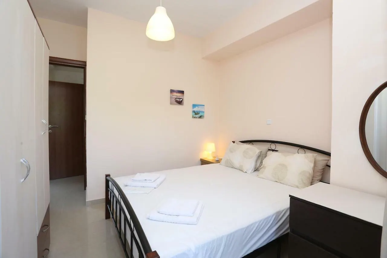 Villa Argo 1 - Beachfront, Big Gardens, Location! Pefkochori