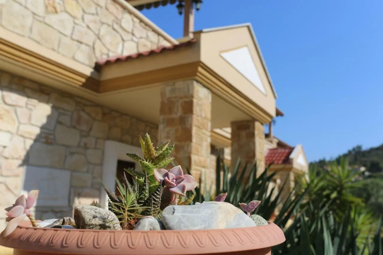 Villa Argo 1 - Beachfront, Big Gardens, Location! Pefkochori