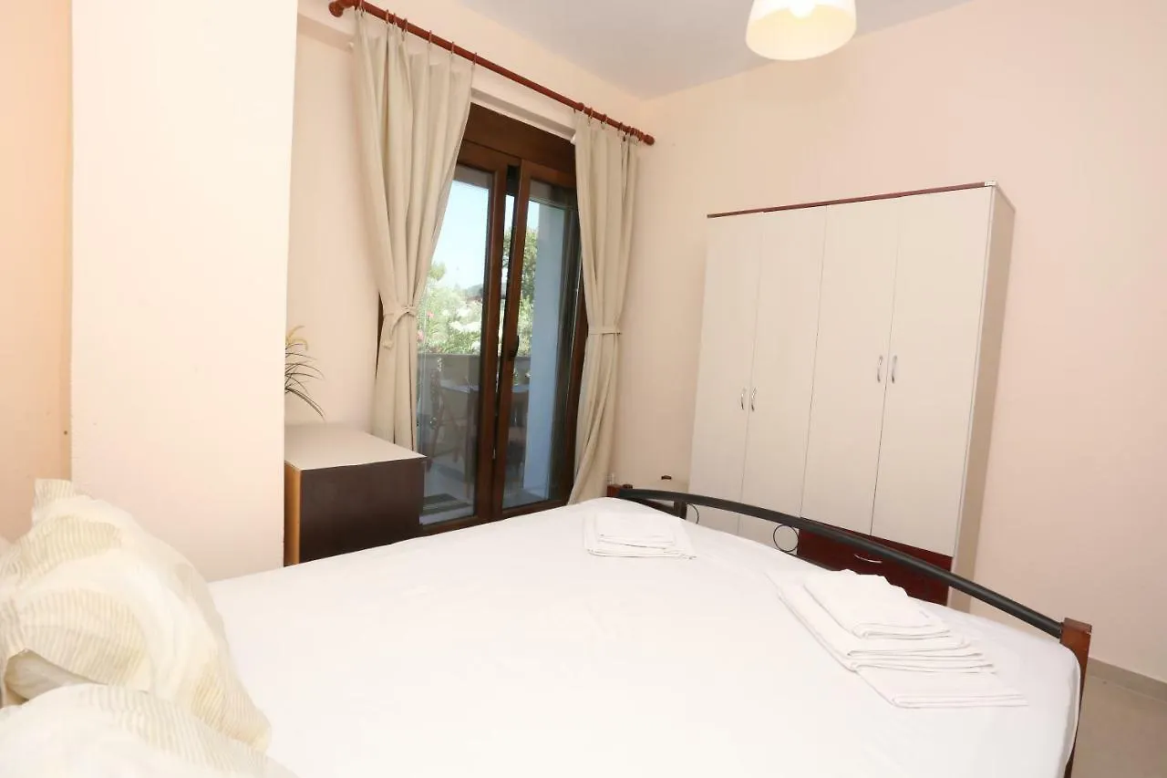 Villa Argo 1 - Beachfront, Big Gardens, Location! Pefkochori 0*,  Griechenland