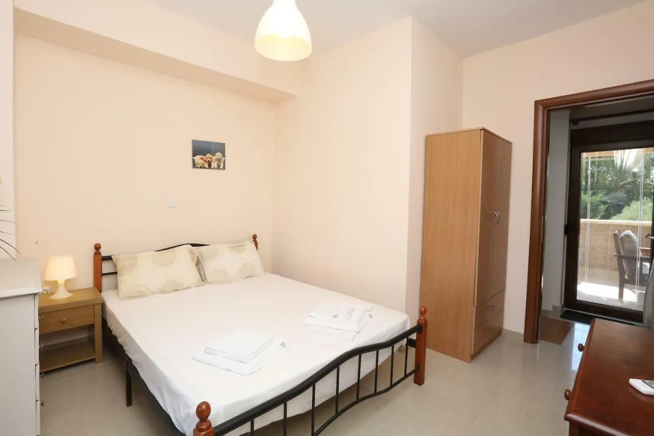 Villa Argo 1 - Beachfront, Big Gardens, Location! Pefkochori